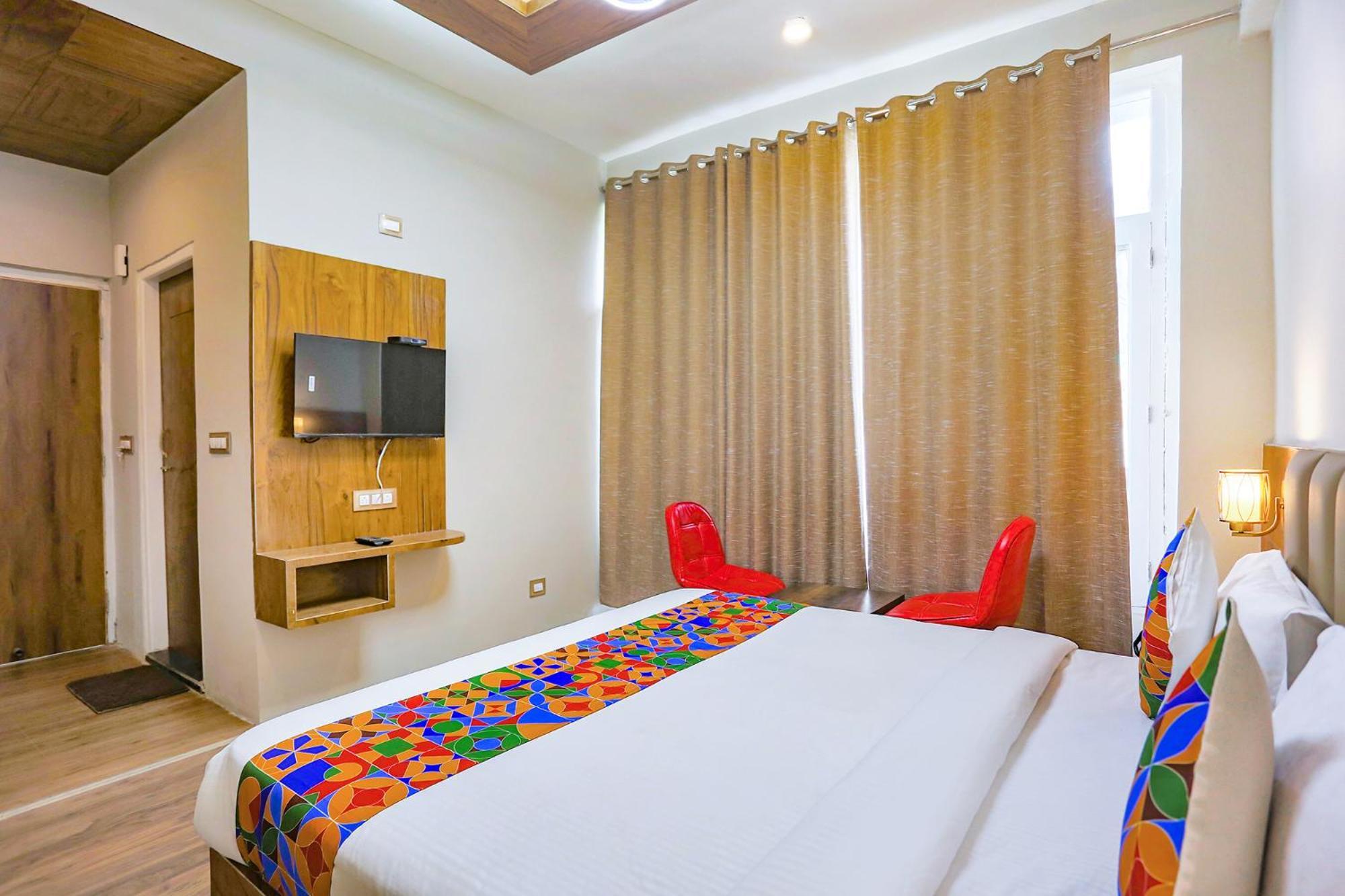 Fabhotel Outhills Manāli Buitenkant foto