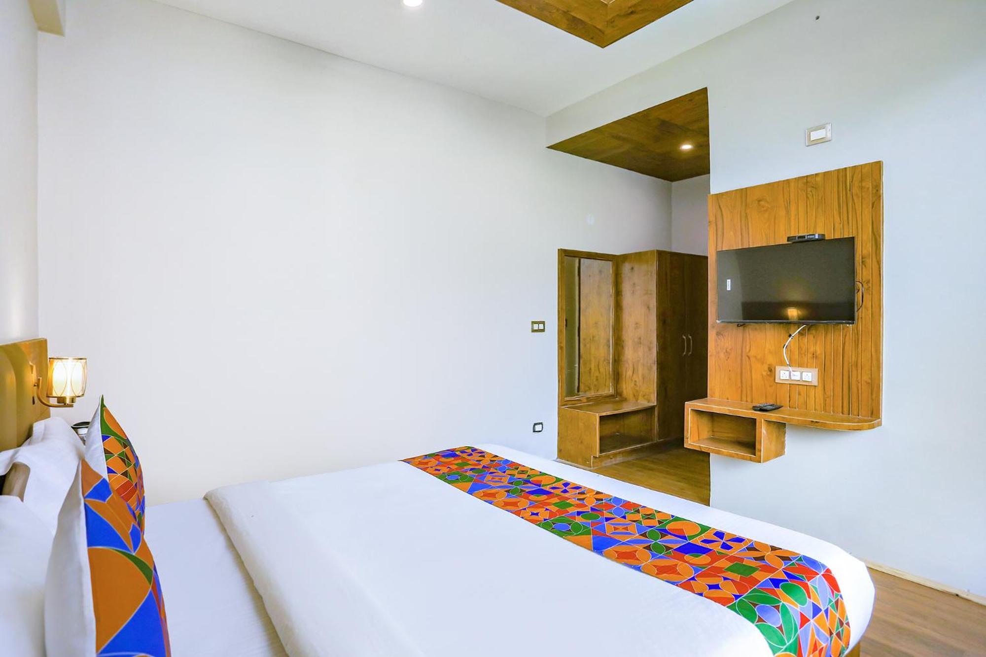 Fabhotel Outhills Manāli Buitenkant foto
