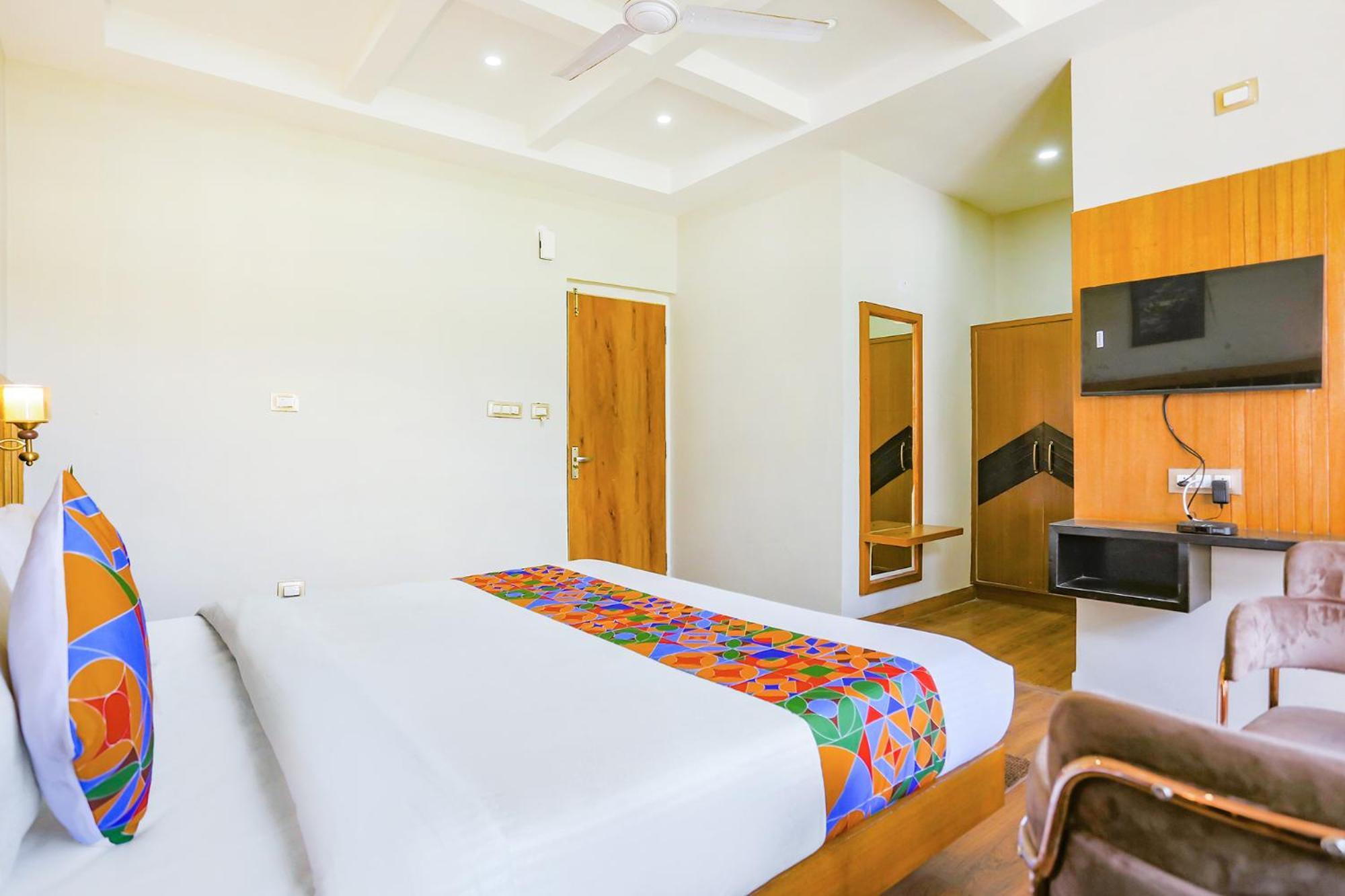 Fabhotel Outhills Manāli Buitenkant foto