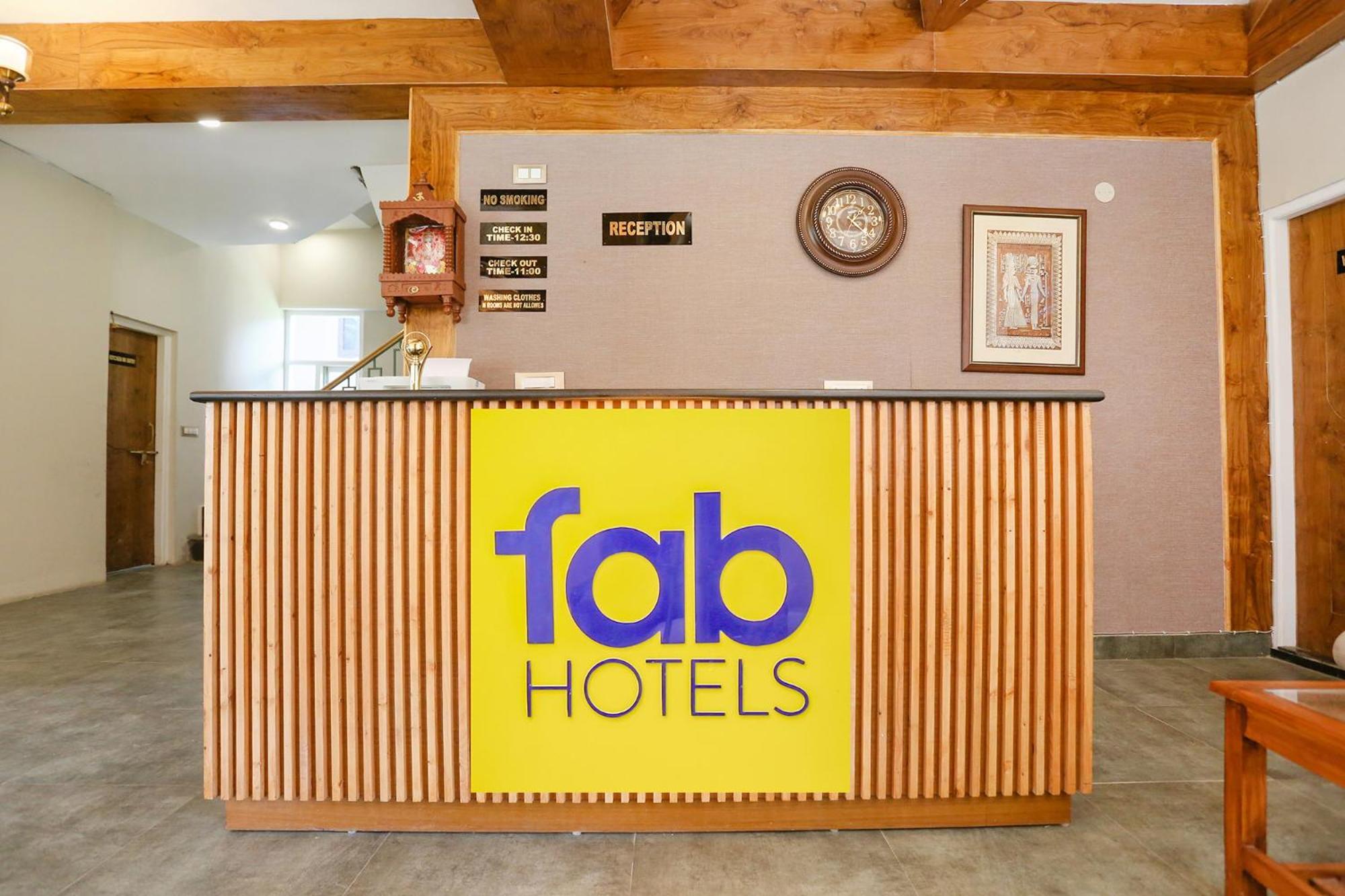 Fabhotel Outhills Manāli Buitenkant foto